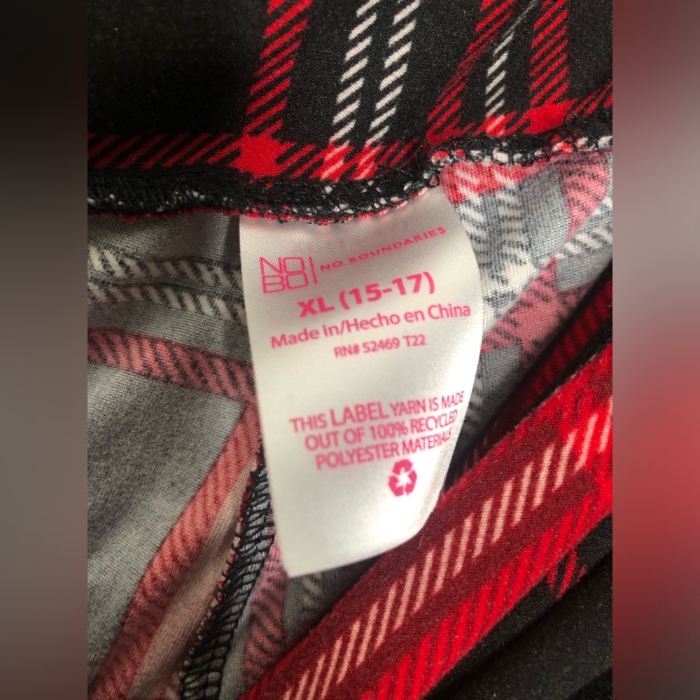 No Boundaries Red/Black Plaid Pattern Longe Pants—Junior XL (15-17) - Picture 4 of 4